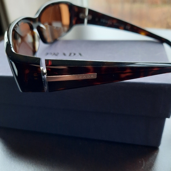 AUTHENTIC Prada Sunglasses Tortoise 100% UVA / UVB Protection - Picture 3 of 9